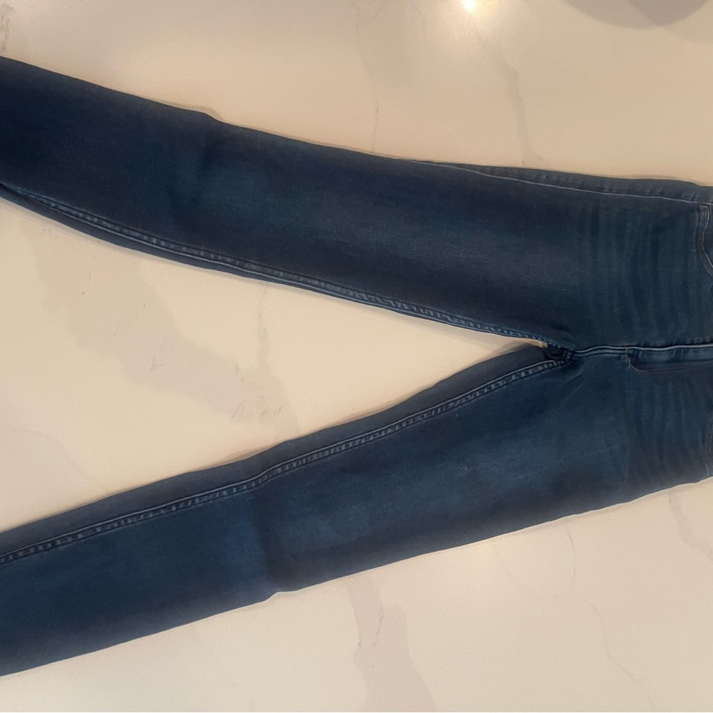 Abercrombie & Fitch Women’s Navy Skinny Jeans